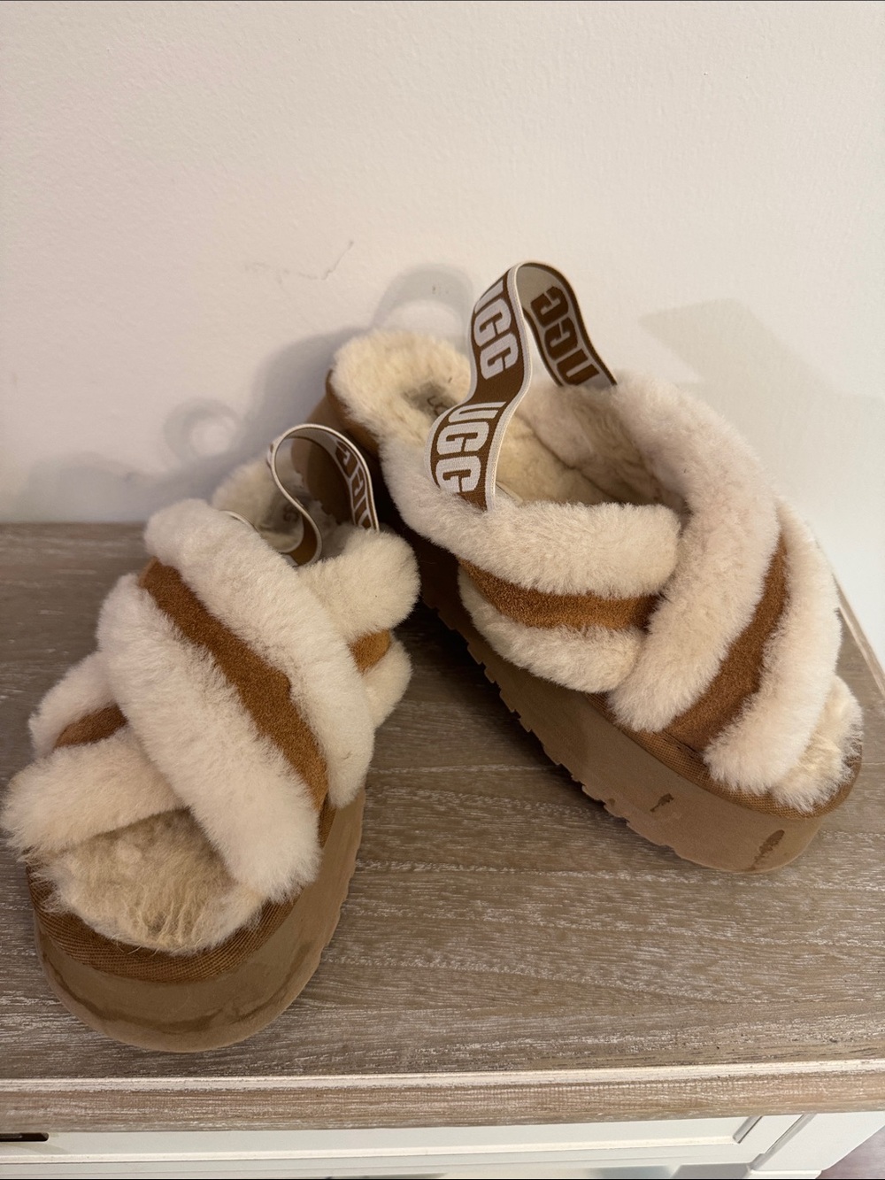UGG Chestnut and Cream Fluff Flip Flop Slippers with Logo Strap